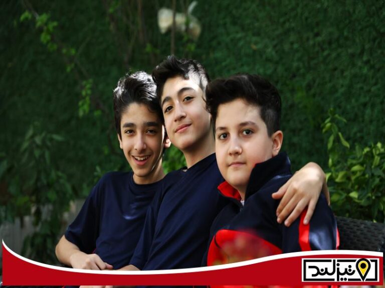 عکس یادگاری دانش‌آموزان