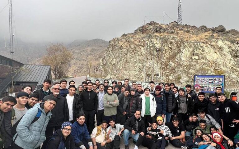 دبیرستان متوسطه دوره دوم پسرانه غیر دولتی دکتر هشترودی