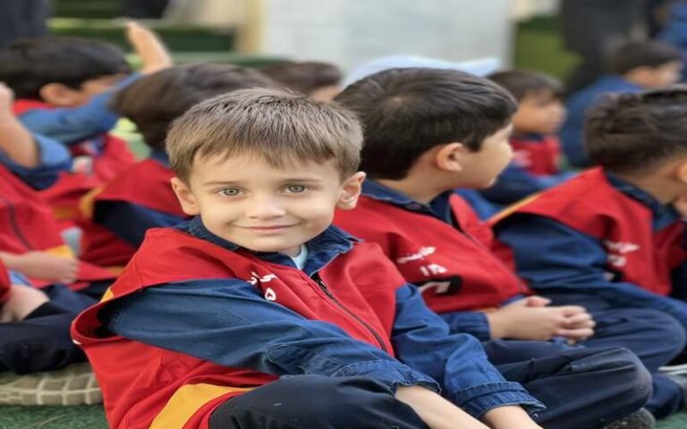 دبیرستان پیش دبستان پسرانه غیر دولتی سلام پیروز