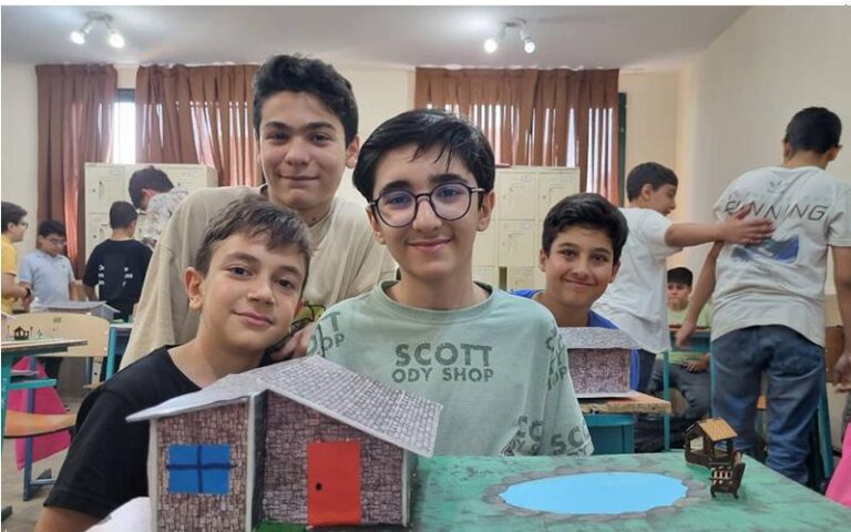 دبیرستان متوسطه دوره اول پسرانه غیر دولتی دکتر هشترودی