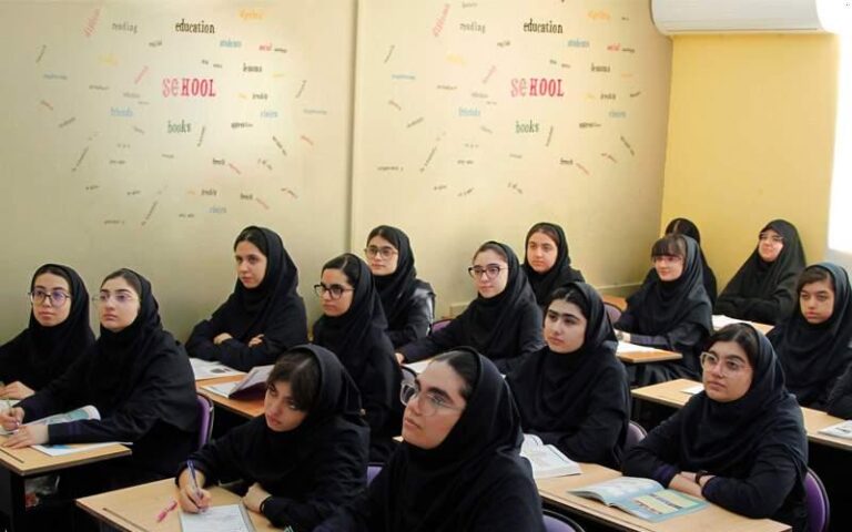 دبیرستان متوسطه دوره دوم دخترانه غیر دولتی نگرش آرمانی