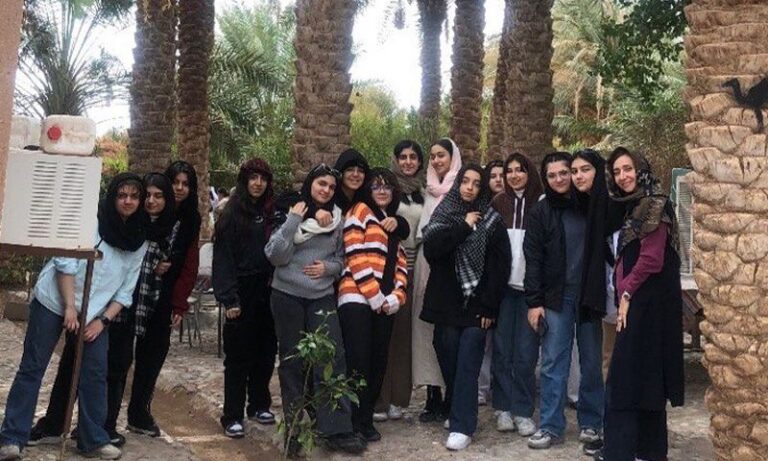 تجمع دانش‌آموزان