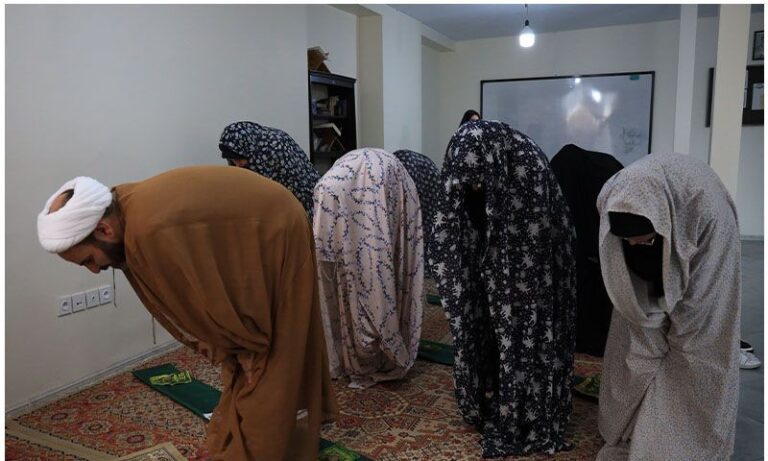 نمایش نماز جماعت