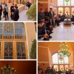 کلاژ تصویری از مراسم کریسمس در مدرسه شامل نمای بیرونی، درب ورودی تزیین‌شده و مراسم درون‌سالن با تزیینات موسمی و شرکت‌کنندگان