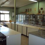 آزمایشگاه زیست‌شناسی دبیرستان مفید ۱ طرشت با مولاژهای آموزشی