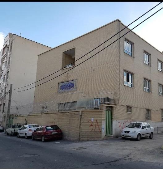 نمای ساختمان هنرستان اسوه نارمک منطقه ۸ تهران