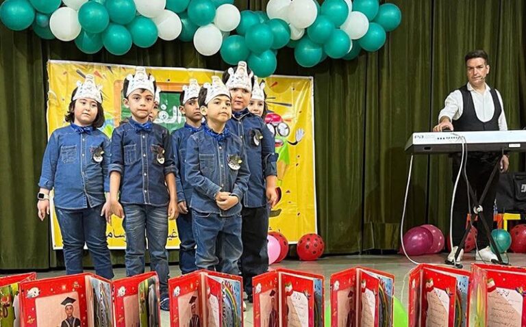 مراسم دانش‌آموزان