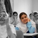 دانش‌آموزان در جلسه درسی کلاس درس مدرسه سالم فرشتگان یاسین