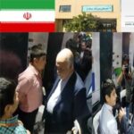 عکس مراسم رسمی در مدرسه با حضور اساتید و دانش‌آموزان در حال شرکت در برنامه‌ی رسمی مدرسه