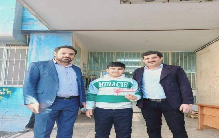 مراسم تقدیر و اهدای بنر