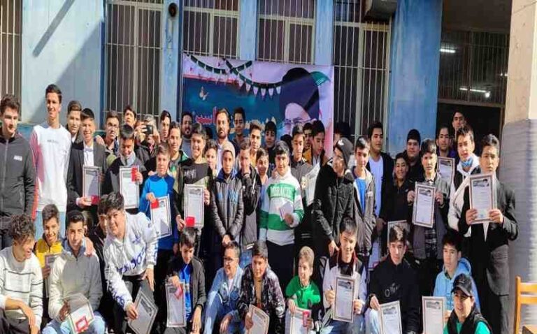 تجلیل دانش‌آموزان