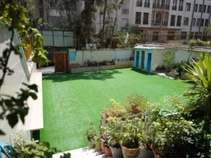 حیاط دبیرستان احتصان ذهن
