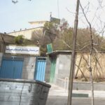 تابلوی سردر پیش‌دبستانی و دبستان غیردولتی مهررضا در یاخچی‌آباد تهران
