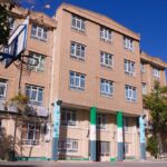 نمای بیرونی ساختمان دبیرستان مفید واحد نیایش در شهرک غرب تهران