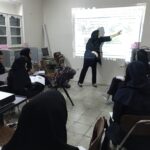 کلاس هوشمند دبیرستان دخترانه مهر دانش تهران با رایانه و ویدئوپروژکتور